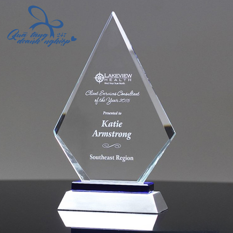 Kỷ Niệm Chương Vinh Danh Nhân Viên Có Thành Tích Xuất Sắc